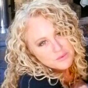 Meet your Posher, Kelley